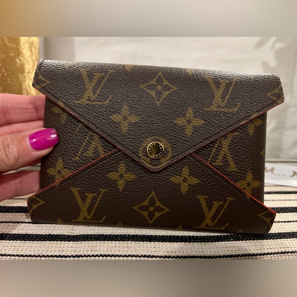 Louis Vuitton Medium Kirigami